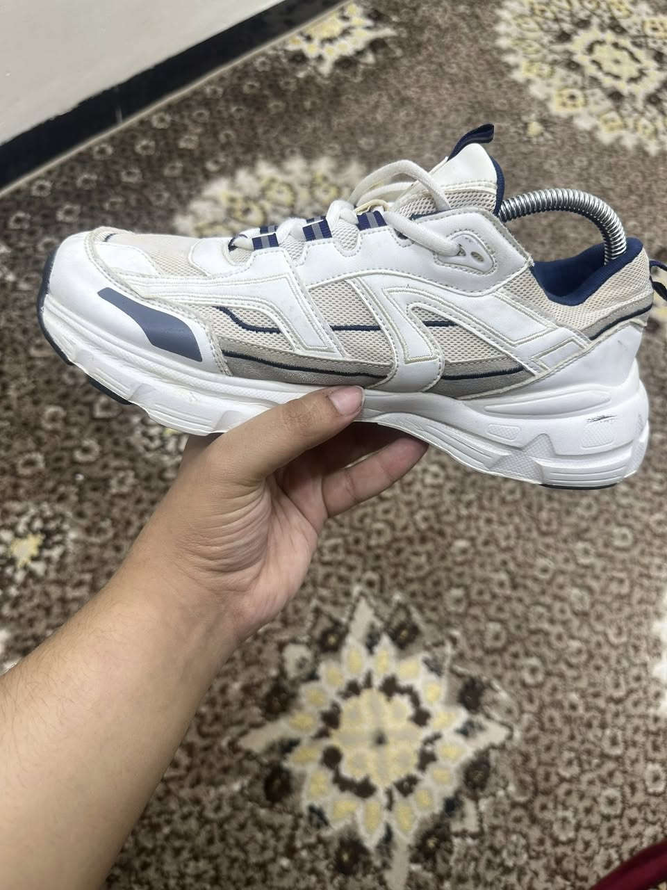حذاء ماركة أصلي 👟✨  
للتواصل دايركت أو على الرقم:  
‭٠٧٨٧ ٢٧٦ ٩٣٩٢‬
