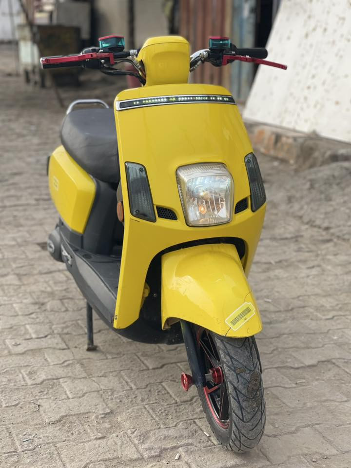 سلام عليكم دراجه شحن ع شكل بوليسي مسطره / ٦بطاريات ليثيوم / شحن يطول ٦٥ كيلو / كامله وجديده توني مأخذها ما بيها اي نقص سعرها ٦٠٠ وبيها مجال 

***********
