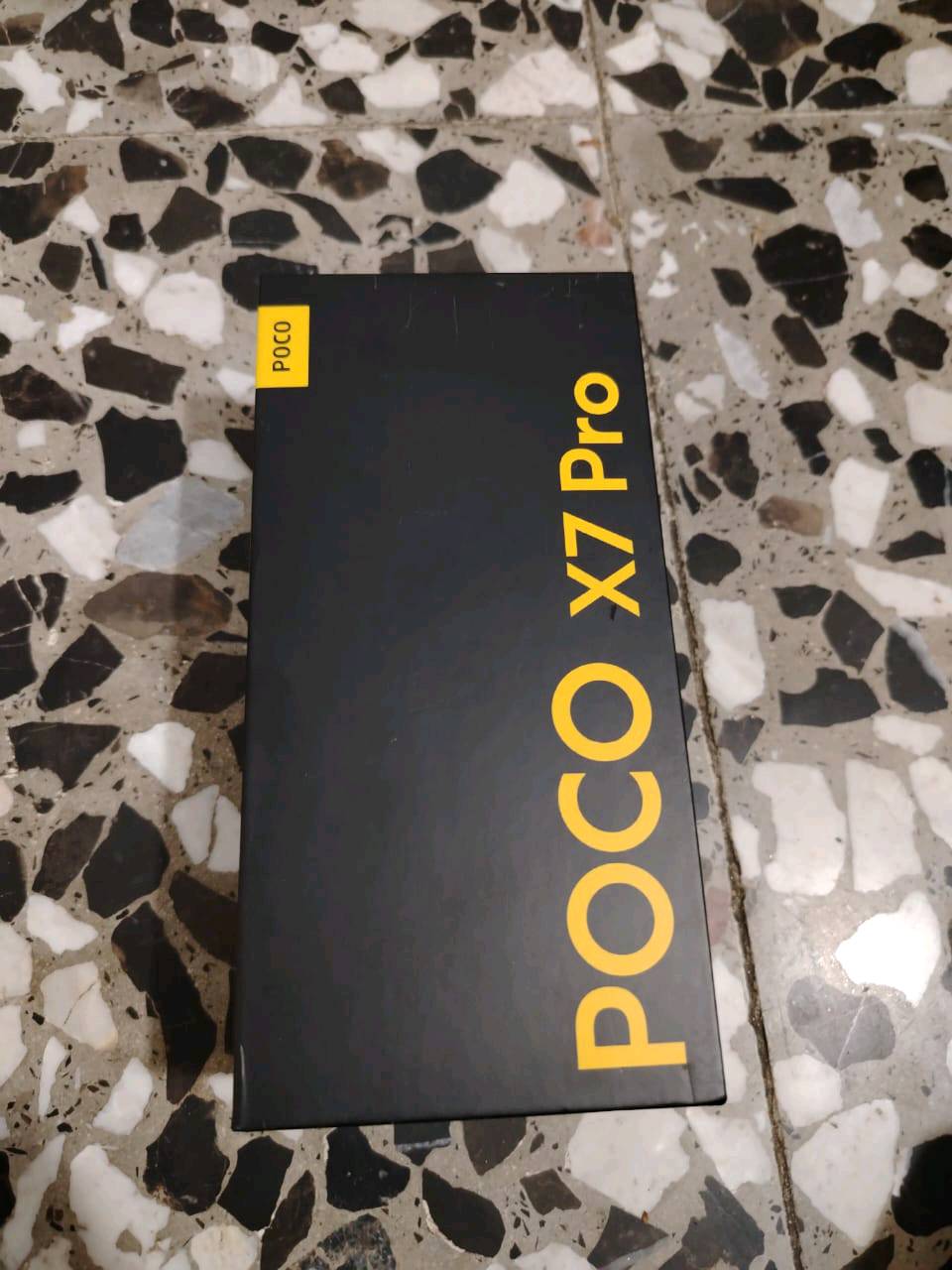 سلام عليكم 
بوكو اكس 7 برو 
ذاكرة 512
بطارية 🔋98
مكفول الجهاز كلشي مامبدل بي 
النضافة 95
