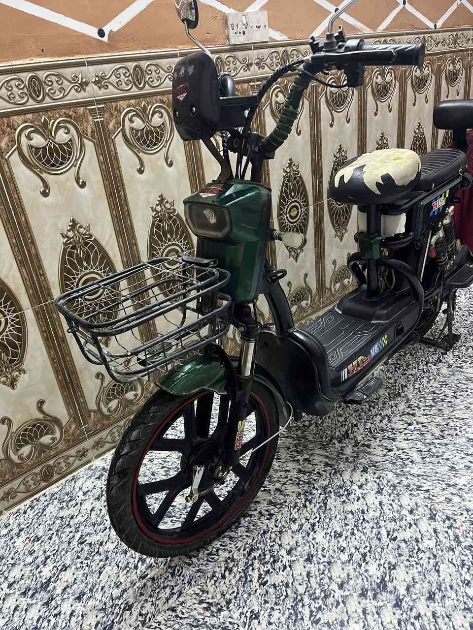 السلام عليكم 
دراجه شحن للبيع 
حجم 20 
موديل 2024
بطارياته نص عمر تمشيك خير من الله 
دراجه مابيهه نقص 
مكاني بغداد ابو غريب 
السعر 250 وبيهه مجال


**إذا كنت صاحب هذا الإعلان وتريد حذفه لأي سبب، رجاءا أرسل رسالة إلى الدعم الفني**