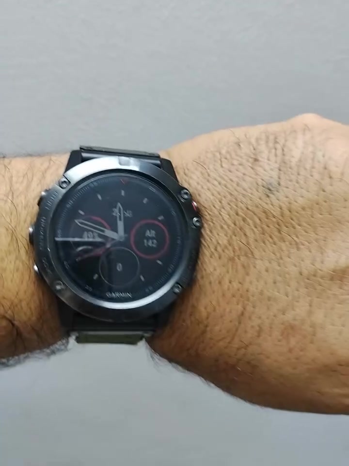 ساعة fēnix 5X هي ساعة فائقة الأداء بقطر 51 مم، مزودة بأحدث ميزات التدريب والملاحة. تتميز بتصميم متين وجودة عالية، مع إطار خارجي من الفولاذ المقاوم للصدأ وغطاء خلفي من الفولاذ المطروق لضمان أقصى درجات المتانة في البيئات القاسية، ومقاومة للماء حتى عمق 100 متر. تلبي ساعة fēnix 5X ذوقك الرفيع واهتماماتك الرياضية.سعر 225الف


**إذا كنت صاحب هذا الإعلان وتريد حذفه لأي سبب، رجاءا أرسل رسالة إلى الدعم الفني**