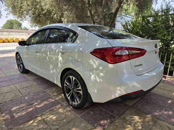 للبيع سيراتو ٢٠١٤ ابيض خليجي
فول مواصفات
رقم نينوى الماني
سلايت
حساسات 
٥ ويل كب
شفتات 
كشنات جلد 
محرك ١٦ دوش
ماشيه ١٤٧ الف
بدون صبغ
السنويه باسمي 
السعر ١٣٠ ورقه 
***********
