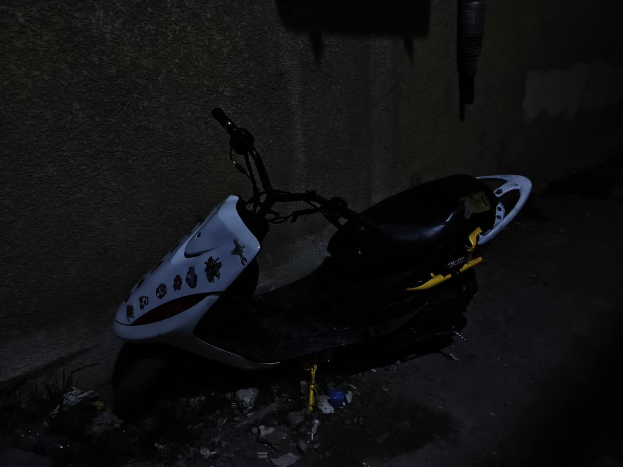 السلام عليكم ماكس لاطشة للبيع أو مراوس
ماكس أدلة مرتبة جديدة جبن مبدلهن بنز جديد كان بلادي كاربنتر رمبة الاصلي رايدها مرواس بدراجة كون تشتغل
العنوان زيونة 
الرقم 
***********
