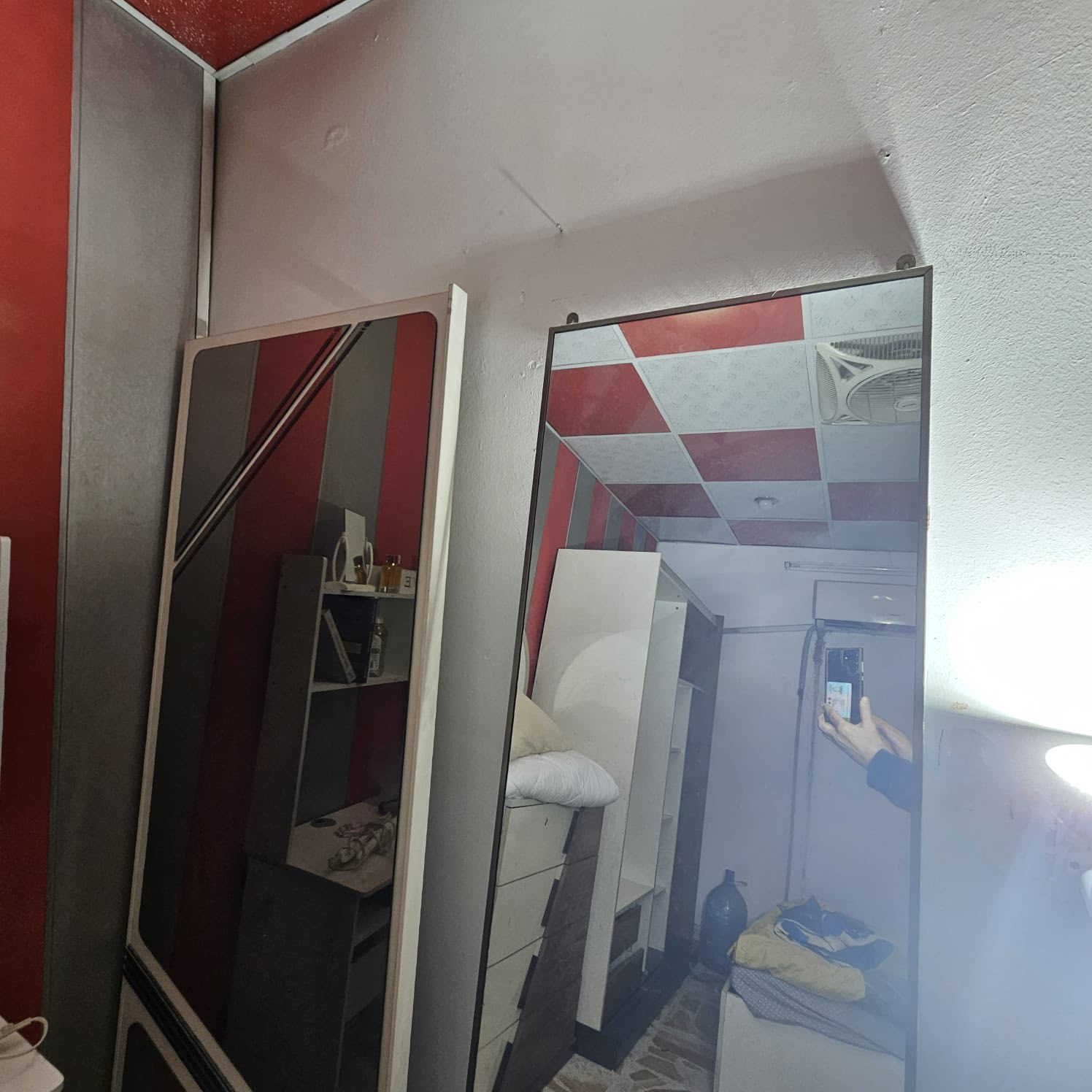 غرفه شبابيه  ب300 باب الكنتور موجود مبي شي احنه شايلي


**إذا كنت صاحب هذا الإعلان وتريد حذفه لأي سبب، رجاءا أرسل رسالة إلى الدعم الفني**