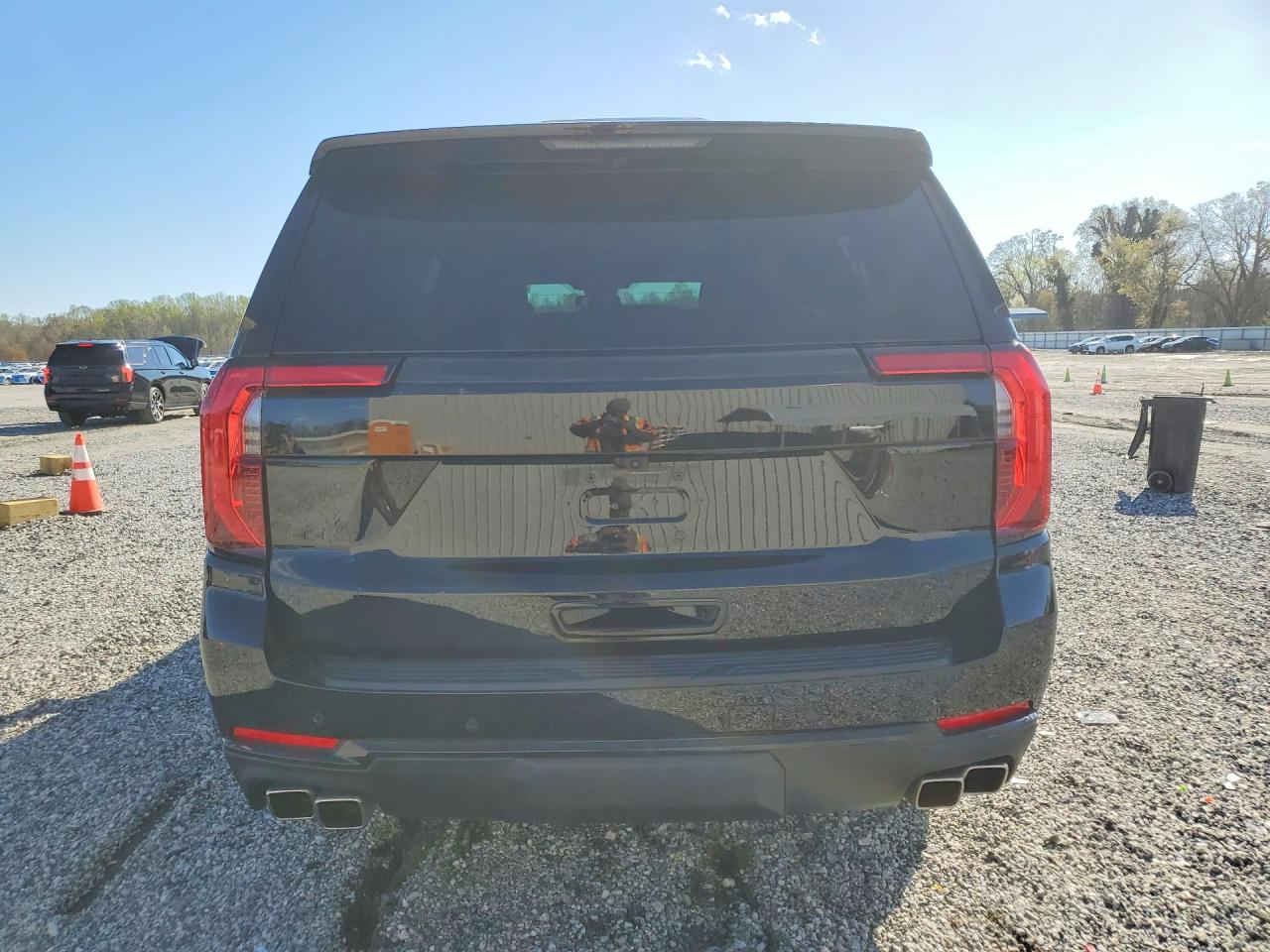 🚨 تنويه مهم
هذه السيارة معروضة في المزاد الأمريكي 🇺🇸
والمزايدة والشراء تتم عن طريق مكتب الباخرة للمزادات 🇮🇶
🔥 تدخل بكتاب الشهداء
───────────────
🚗 نوع السيارة:2025 GMC YUKON
📅 تاريخ المزاد:الاثنين 23-03-2026
💰 السعر: يتحدد داخل المزاد
📊 الممشى:6049 ميل فعلي
🛠️المحرك: 8 سلندر /  لتر
───────────────

🔥 مجاناً مجاناً مجاناً
📄 تقرير كارفاكس مجاني بدون أي مقابل
───────────────

🚗 سحب السيارة خلال 24 ساعة من وقت التسديد
💸 حسابات مخفّضة وعمولات أقل من السوق
───────────────

🚢 الشحن متوفر من:
🇺🇸 🇨🇦 جميع الولايات الأمريكية والكندية
➡️ شحن مباشر إلى العراق
➡️ العقبة – جبل علي – ميرسين
───────────────

🛃 تخليص كمركي كامل من ميناء أم قصر
🏔️ تخليص كمركي إلى إقليم كردستان
🇯🇴 شحن مباشر إلى عمّان (العقبة)
🇹🇷 شحن إلى ميناء ميرسين – تركيا
───────────────

🏢 فروع الشركة:
📍 الفرع الأول: بغداد – السيدية – الإعلام
📍 الفرع الثاني: الإمارات العربية المتحدة – الشارقة – الصناعية 4
───────────────

👥 مجموعة البيع والشراء:
https://www.facebook.com/share/g/17pXXBgeeU/?mibextid=wwXIfr

───────────────

🎵 TikTok:
https://www.tiktok.com/@al_bakhera?t=8qGOLioZlVE&_r=1

───────────────

📞 للاستفسار والتواصل:
+9647739115599


**إذا كنت صاحب هذا الإعلان وتريد حذفه لأي سبب، رجاءا أرسل رسالة إلى الدعم الفني**