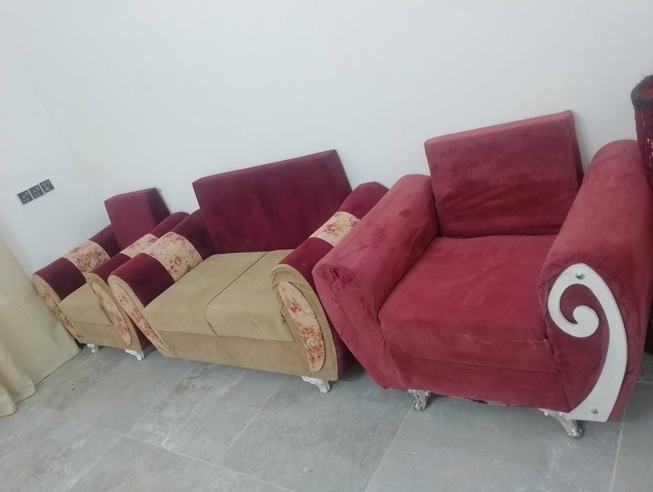 نص تخم للبيع 
وقنفه ام 3 نفرات للبيع 
السعر خاص


**إذا كنت صاحب هذا الإعلان وتريد حذفه لأي سبب، رجاءا أرسل رسالة إلى الدعم الفني**
