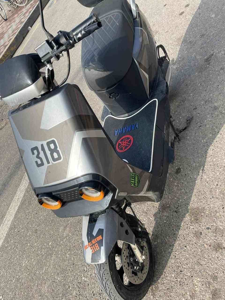 السلام عليكم ماطور للبيع 318. مواصفات   4 نمره. نضام الرجعو الي الخلف مثبث. سرعه.     بطاريتو 60 كليو بل شحنه الوحده مكاني موصل مزارع زيونه قرب المرور.   رقمي ***********. بي واتساب.        سعرو 625 بي مجال مو شراي لا يتعبني
