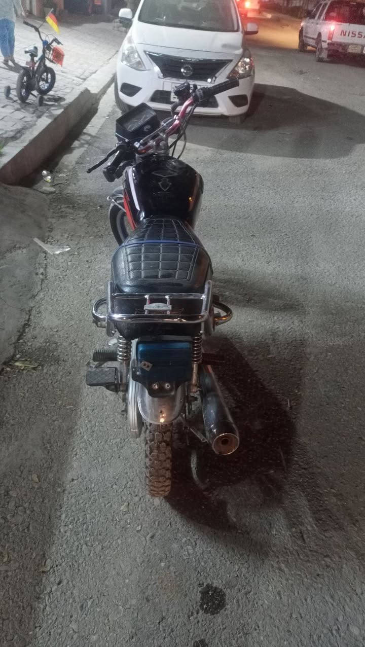 سڵاوی خواتان لێ بێت 
تکایە پەیوندی بکەن 
***********
ئەم ڕەخشە بۆ فرۆشتن 
پێنج گێڕ 
مۆدیل 2023 مەکینەی 2019 یە حەیاتم 
شوێن کەلار ـــ گەڕەک گازینۆ ( گۆران )
با گلەیش نەکەن نرخی 350 مەعامەلە .....
