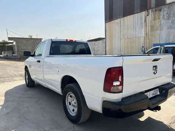 سلام عليكم 
دوج رام كلاسك وارد امريكي موديل 2023
بيةقطعتين مبدلات وباب نفس لون بلادي
شواصي ولغود مكفولات حت راديتر تبريد بلادي 
بدون ايرباك سيارة كاملة وكل نقص مابية كلش حلوة
مكينة 6Vسلندر مرقمة بغداد بسمي 
سعرة170$وبية مجال حك جيتك 
مكاني بغداد جسر ديالى الجديد 
***********
