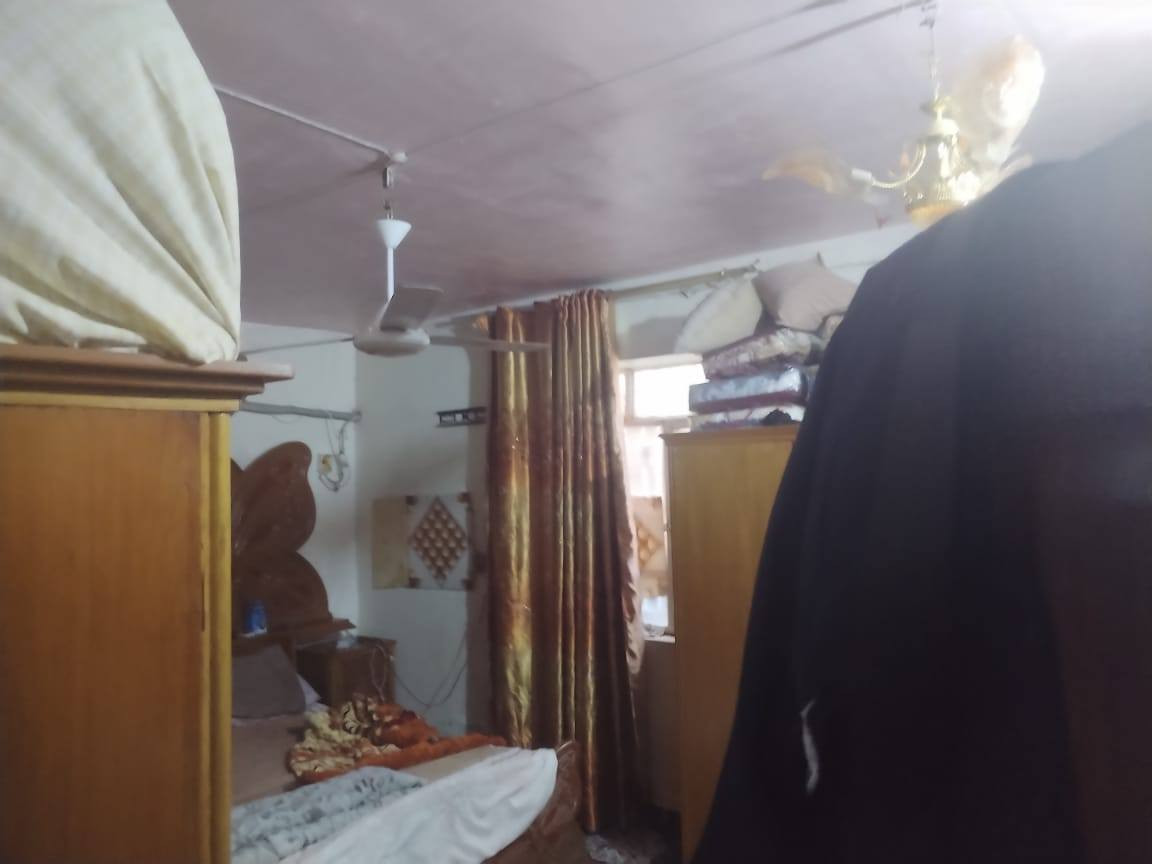 دار للبيع ١١٠متر طابق ونص - في حي العسكري منطقة ال٣٠٠٠ خلف السوك -سكفه عكاده البيت نضيف جداً /
السعر ٩٥ /  ☎️*********** مكتب الموسوي
