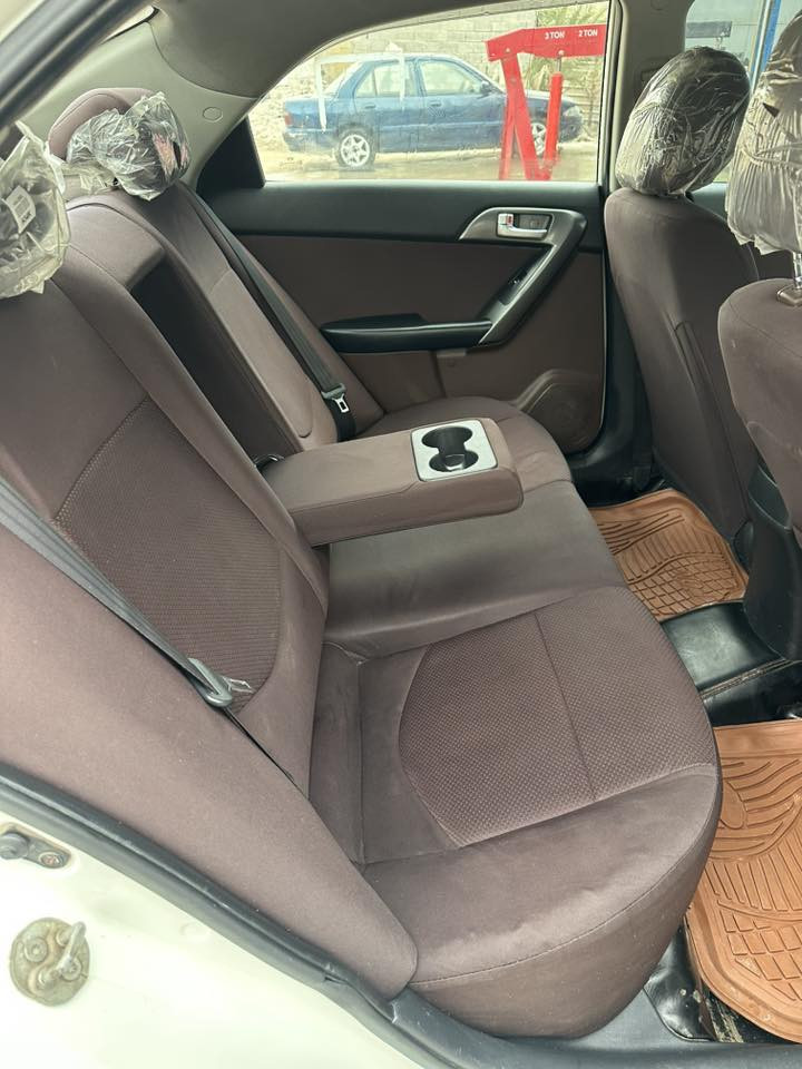 سيراتو مديل 2011 رقم بصره  باسمي  سياره جديده  مكينه1600سياره كفاله  بيه شوي موضح بالصور  تخم تاير تبريد تدفئه شرط. مكان السياره (بصره المطيحه)السعر 105 وبيه مجال للشراي اي استفسار (***********)
