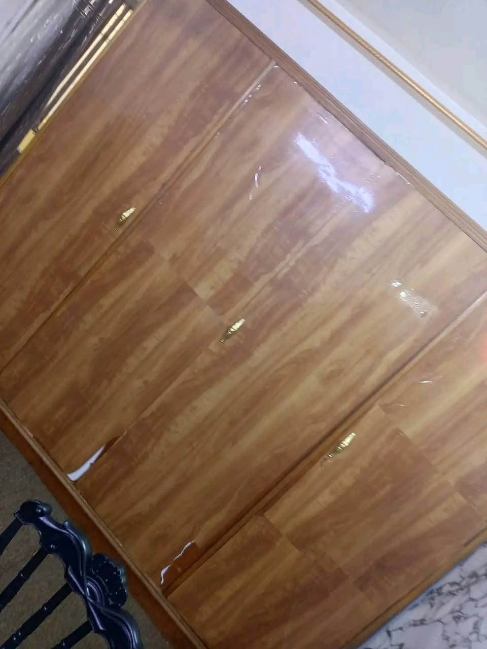 الي محتاجه يجي يأخذه.
***********بغداد البياع
