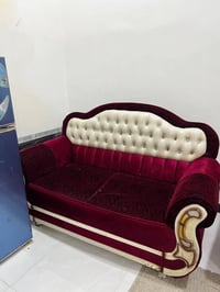 تخم للبيع، اثنين كرسي وواحدة ثنائية وأثنين ثلاثية  السعر ٣٠٠،٠٠٠  للاس...