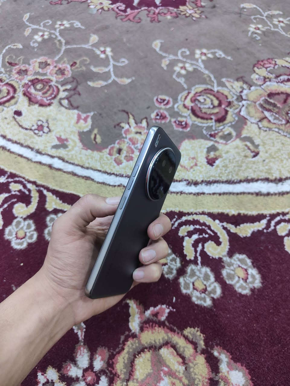 بطل الذكاء الإصطناعي .. تكنو كامون 40 بريمر 5g كامل ملحقات مكفول من كلشي نظافتة وسط .. جهاز يدعم 120 فريم بالببجي وشاشتة امولد 144 هيرتز للبيع او للمراوس السعر 380 وبي مجال قليل مكاني نجف هذا رقمي *********** .
