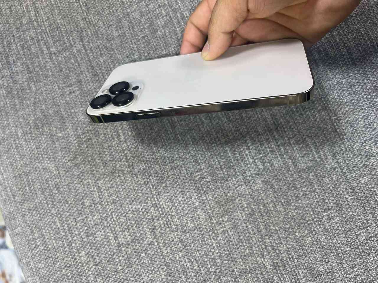 مستخدم ايفون 13pro max
ذاكرة 256GB بطارية 73 سعرة قفل 600 الف بدون عملة هاتف ☎️ ***********
