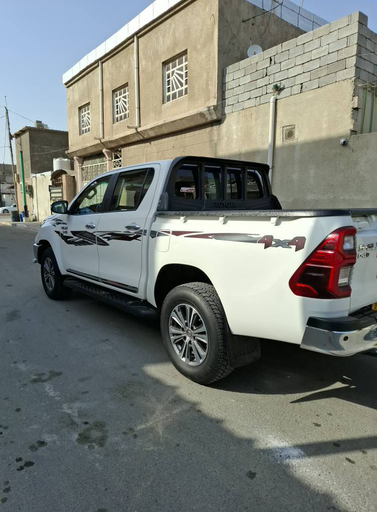 السلام عليكم 
تويوتا هايلوكس D4 للبيع 
موديل2021 
فول مواصفات 
مكفولة من ضربة وصبغ 
مكينة بيها ضعف 
سنوية منتهية  
ماشية 165 الف 
قابل للزيادة 
السيارة جاهزة من كلشي 
السعر 285 وبيها مجال 
مكاني البصرة الزبير 
*********** الزبير, البصرة
