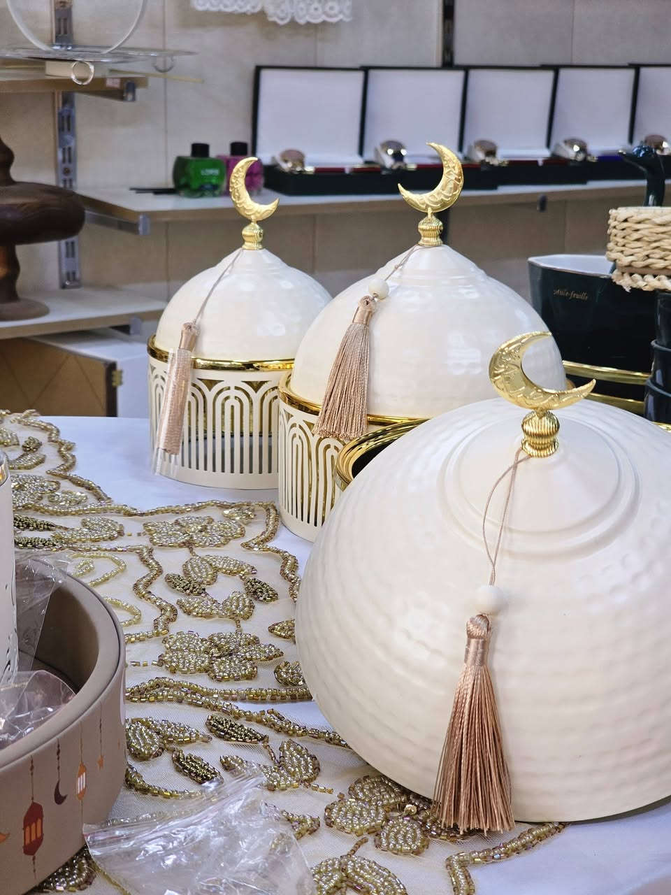 رمضان كريم عليكم زبائنا 🌙❤️
تمريات و مباخر رمضانيه 
سل ستيل 
ذوق راقي و ينطن جمال للسفره
الديوانيه حي المعلمين مقابل مطعم جنوح 
متوفر توصيل جميع المحافظات 
***********
