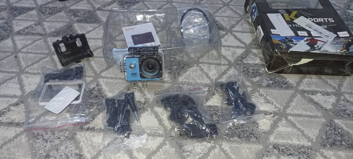 سلام عليكم
كامرا تصوير كوبرو 

تنشد بل خوذه وللسيارات

التصوير 4K

ملحقاتها موجوده كامله

***********
