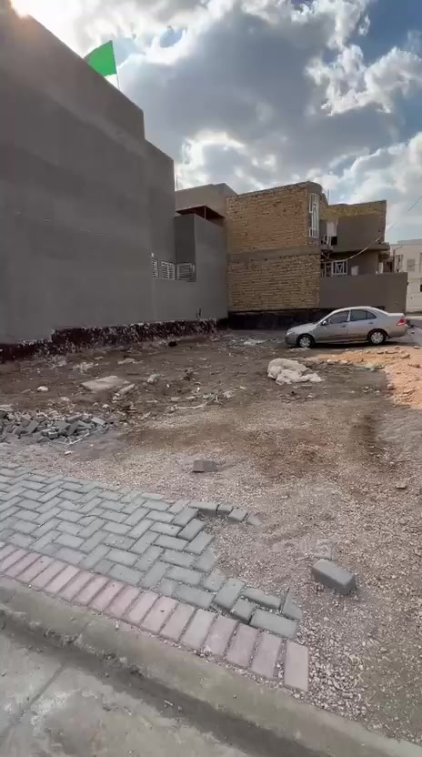 عرصه للبيع حي الجامعه ١٠٠ متر مربعه ركن تدخل  ومقابل ساحه  بشارع سوات فرعها مقابل التانكي الاستفسار ***********
