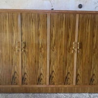 ارتفاع ١٨٠ • عرض ٦٠ • طول ٢ونص