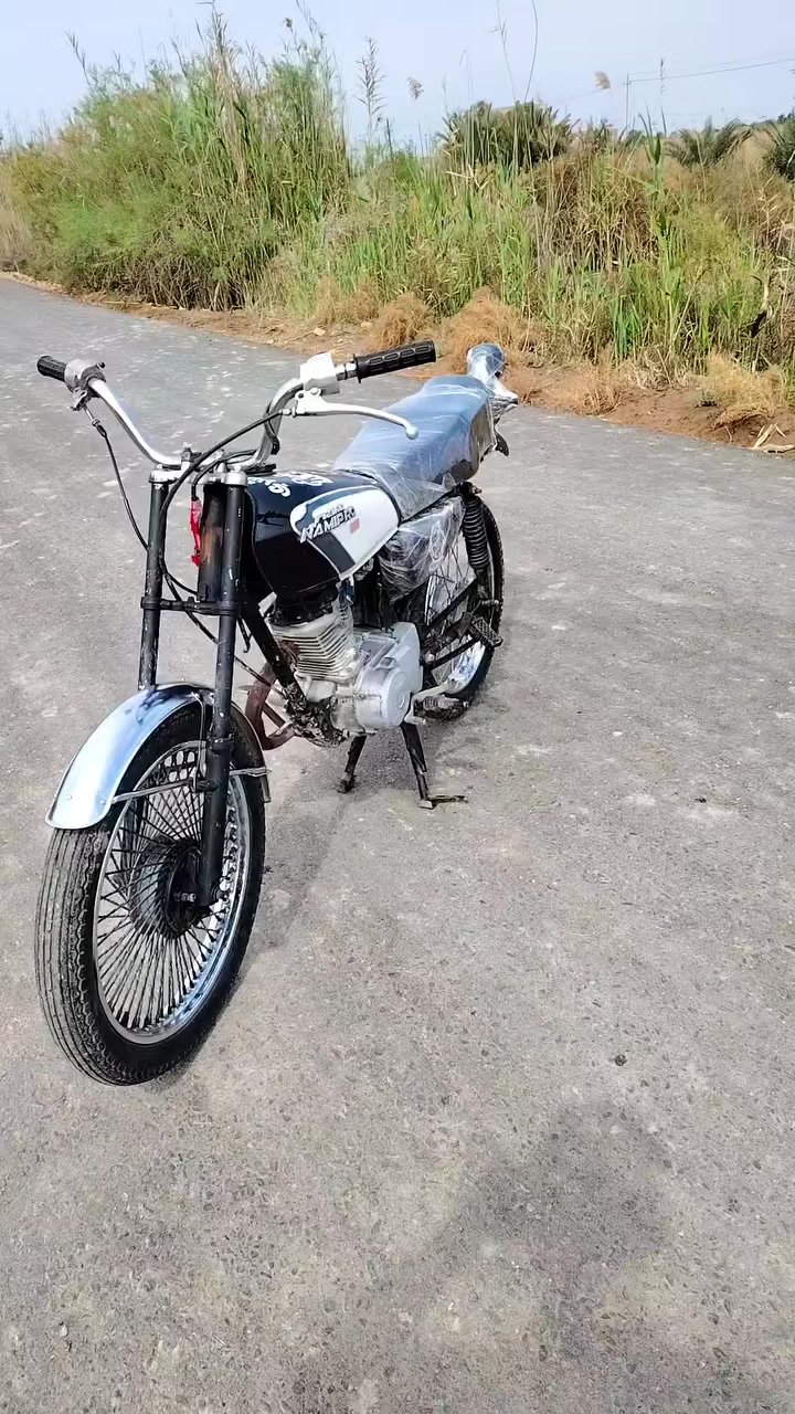 السلام عليكم اخوان دراجه للبيع نضيفه وحلوه السعر ٣٥٠ وبيهه مجال اتصل***********
