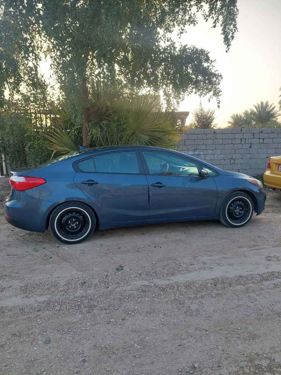 ***********
فورتي موديل ١٦ 
مكينه كير تبريد حداديه تخم تاير جاهزه سياره مكينه ١٨٠٠ دوش  السياره ب اسمي سنويه وهزه جديده رقم انكليزي  بغداد 
حادثه بنيد مبدل وبيه صبغ حزام جماليه

السعر ١٠٥ بيها مجال
