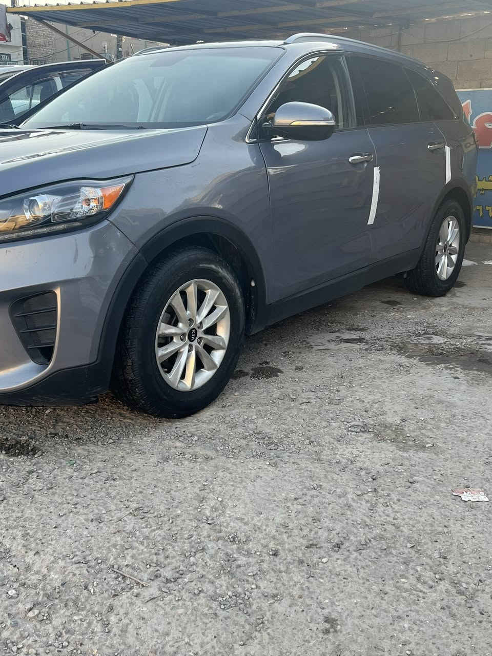 السلام عليكم سياره سورنتو 2020   رقمها بغداد سيارة جاهزة خير من الله وارد أمريكي 6سلندر 7راكب    بيها بس تبديل باب  سعر 188  ￼وبيها مجال بسيط 
لاستفسار اكثر 
***********
