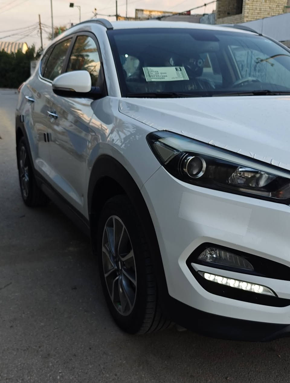 توسان 2018 خليجي
كفاله عامه من الصبغ والضربه والتبديل والبارد 
محرك كير ع وضع الشركة برغي ممفتوح بيهن 
مواصفات السياره مواصفات عاديه محرك 2000 دوش 
رقم السيارة بغداد ألدولي وهزه جديدة مكان السياره بغداد *********** للتواصل
