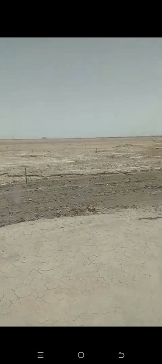 السلام عليكم 
يوجد قطعه ارض للبيع المساحه 93 دونم طابو زراعي حق تصرف مقاطعة 29 باب زيد رقم القطعه 59 شارع الاستاوري بصف توزيع ضحايا الإرهاب السعر 75 قابل للتفاوض الاتصال على الرقم *********** العنوان بصرة شط العرب منطقة الريان خلف مجمع العتبة الحسينية البصرة, العراق
