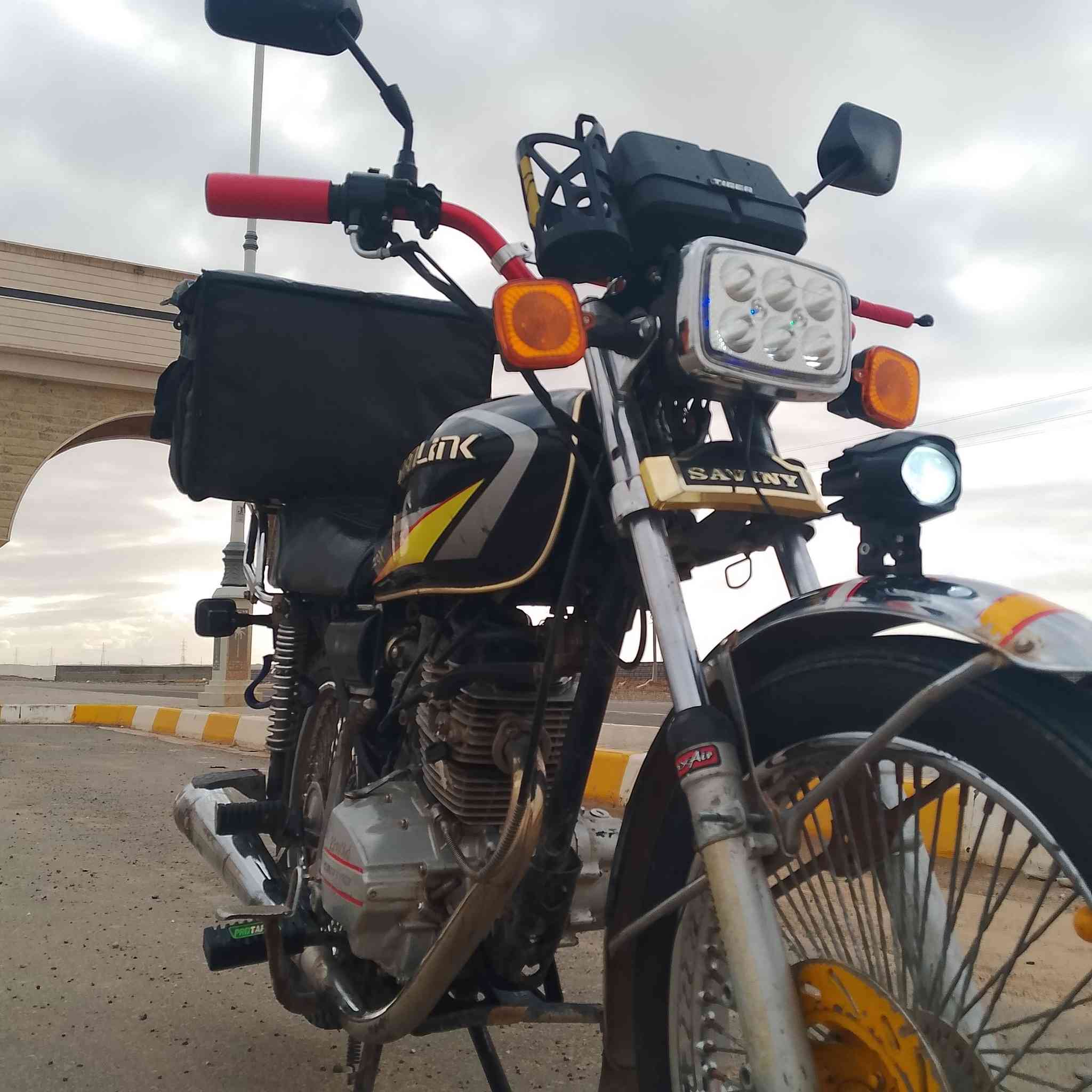 سلام عليكم سيفان 21 دراجه محرك مفتوح مبدل بستم ولفات فقط دراجه حلوه تواير جدد طخم كهربايات كله شقاله ما عدا كيج سرعه اشاير لايت عالي ناصي كله شقال يرهم مراوس بنامه او تايكر سعر 375 وبيه مجال ه‍ ***********
