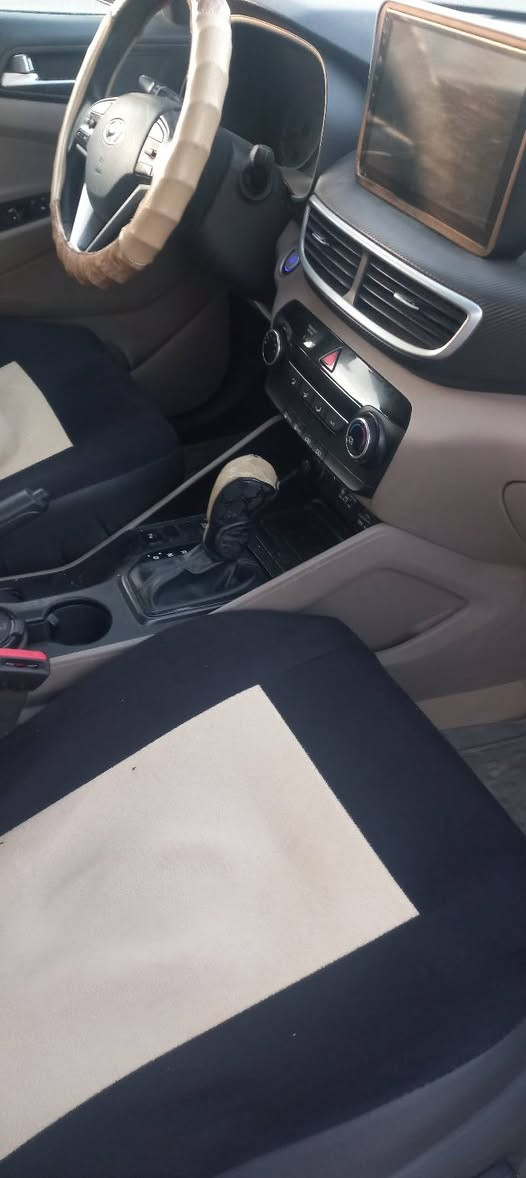 سلام عليكم هونداي تكسن موديل ٢٠٢٠ ماشيه ٩١ كوري مكينه مامفتوحه ضررها بس مكانتين بارد مكد شبر بدون صبغ السياره فول بدون بانوراما مكان السياره بل موصل رقم أربيل دولي سعر ١٩٧ بيهه مجال قليل رقم تلفون كورك *********** اسيا ***********
