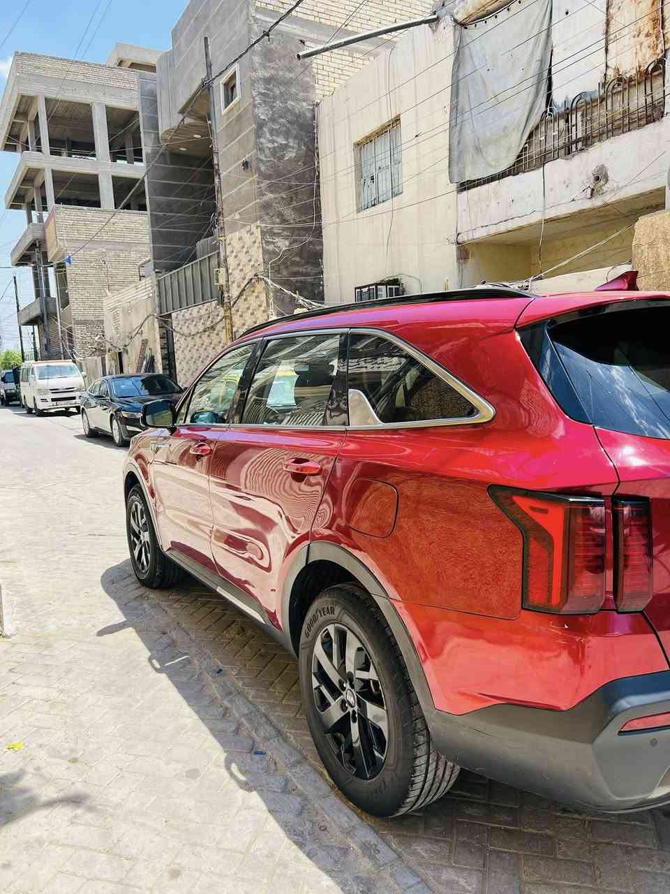 سلام عليكم سورنتو 2021 للبيع وارد امريكي اربعه سلندر فول الا الفتحه  حدثه باب خلف السايق مصبوغ وجملغ الخلفي بي شويه بارد غير ماكو السياره كامل ما بيه اي نقص مكاني بغداد مدينة الصدر السعر 202 للستفسار *********** واتساب فقط
