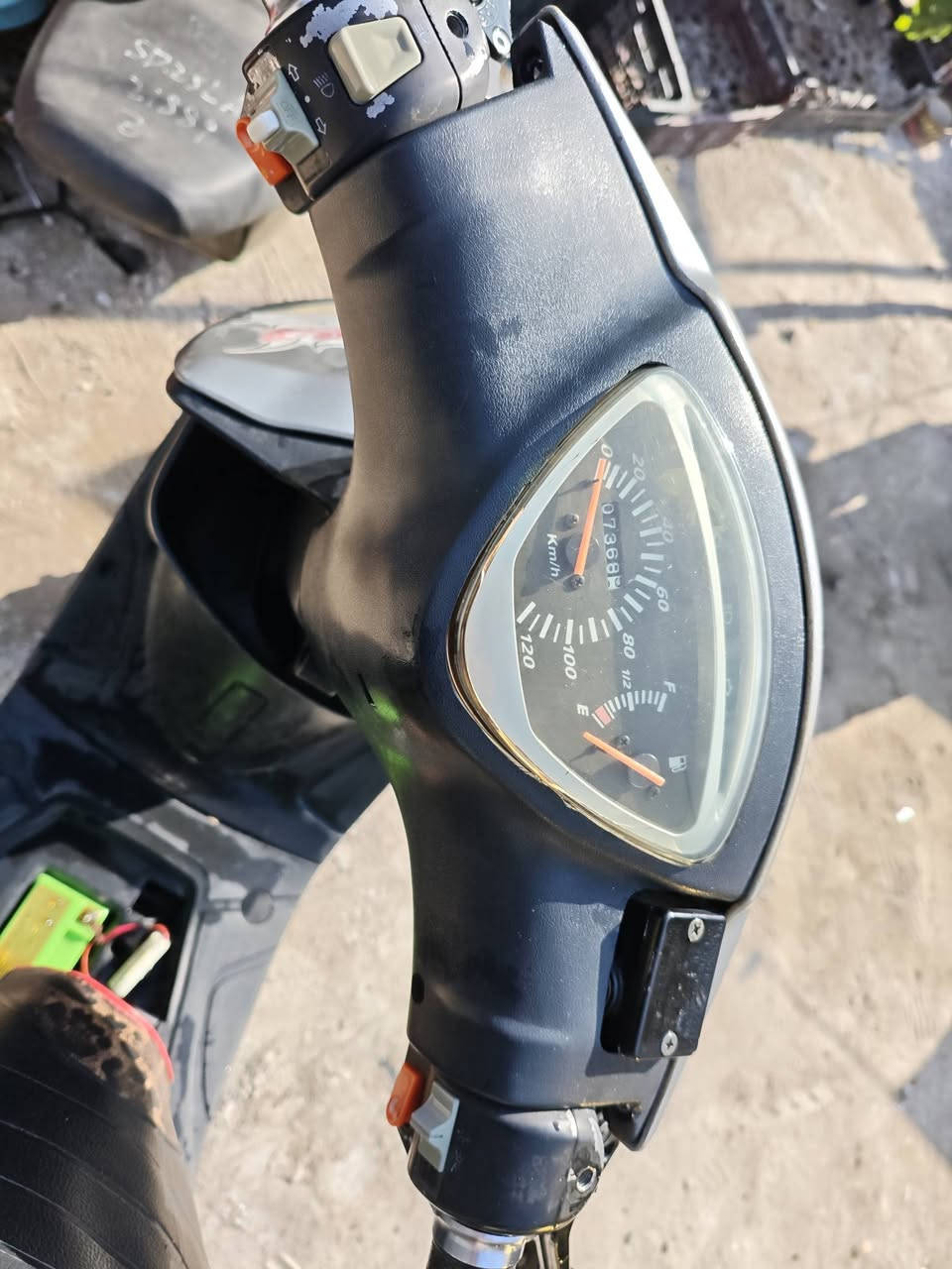 ماكس عدله ما مفتوح برغي بيه
شرط الفحص كامله سلف هورن لايت عداد بانزين عداد سرعه 
هندر كامله سعره 775 قفل قفل قفل 
ناصريه مركز 
***********
