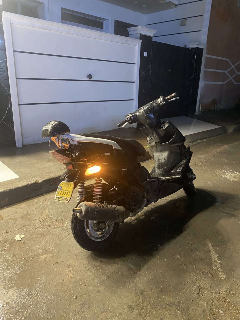 السلام عليكم جيتي آر لبيع خير من الله شلعه معدل شغاله سلف هندر كهربائية شغاله نقص كفرات فقط مكسره 
لا نضوح ولا تبخير بكل وقت نكره مكاني بغداد البياع حي الإعلام  سعرها 475وبيه مجال رقمي***********+واتساب بي
