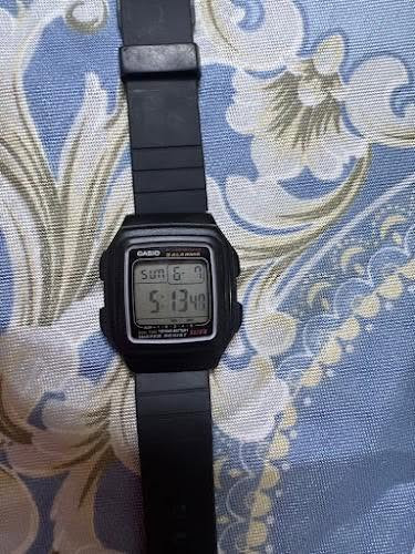 ✨ ساعة كاسيو  (Casio) ديجيتال أصلية - بالة أوروبية ✨
الصنع: أصلي، صناعة تايلاند (Made in Thailand).

 المواصفات: 5 منبهات، إضاءة شاشة، وتقويم كامل.

 القياس: 34 ملم  نطيني سعر وبلعافيه


**إذا كنت صاحب هذا الإعلان وتريد حذفه لأي سبب، رجاءا أرسل رسالة إلى الدعم الفني**