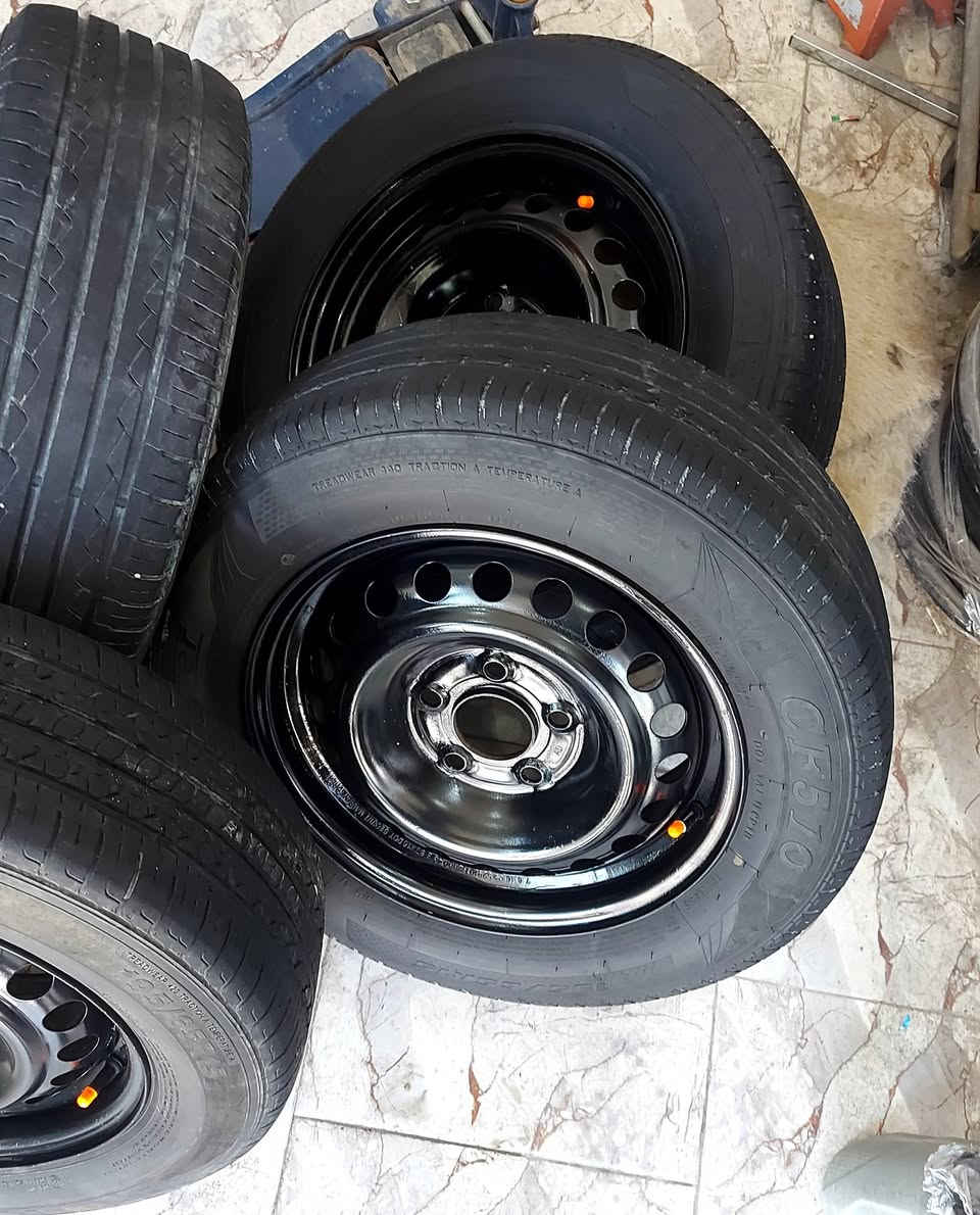 بيع او مراوس ويل حديد  حجم 15تخم كوري اصلي شفه موديل 23 مصبوغ حراري  مع تخم تاير زوج جديد نضافه% 100 و ثاني %80  مكاني الرميثه القشله قرب البانزين خانه الداخليه  ***********
