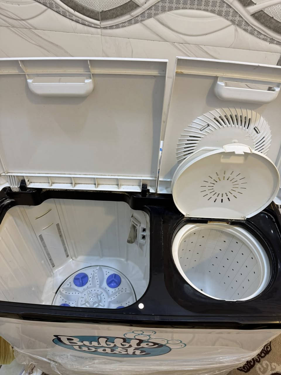 غسالة من شركة كورال الأصلية
نظيفة حيل مثل ما موضحه بالصور بيها بس تبديل السويح مال تصريف
سعرها ١٣٠ بيها مجال 
مكانها المختار 
للاستفسار الاتصال على الرقم 

‭٠٧٨٠ ٤٤٨ ٨٦٩٤‬
