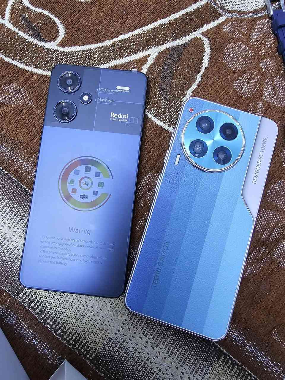 موبايلات امازون ثنين شغالات وياهن محلقات شاحنة و باكيت
سعر الواحد 85 الف


**إذا كنت صاحب هذا الإعلان وتريد حذفه لأي سبب، رجاءا أرسل رسالة إلى الدعم الفني**