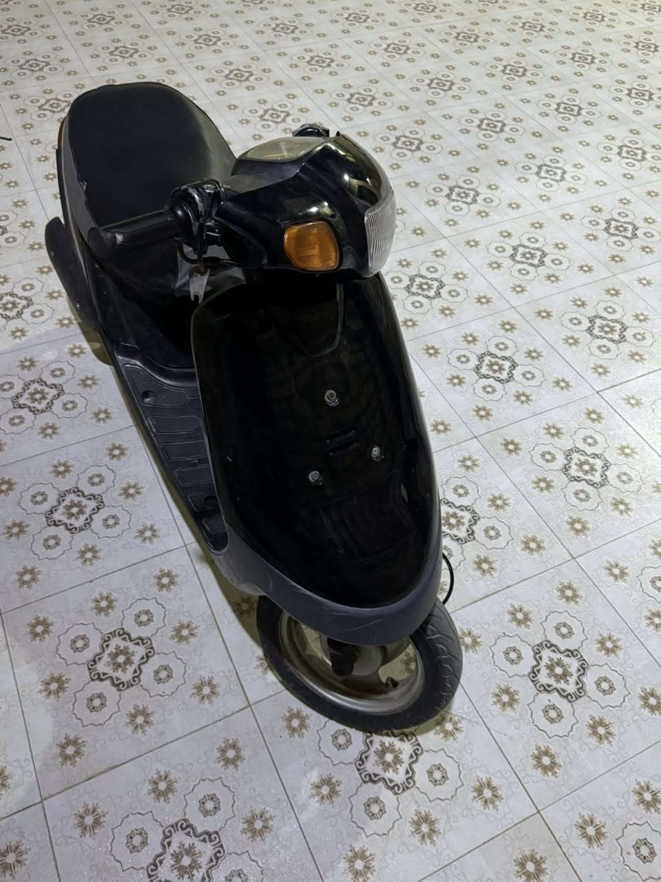 السلام عليكم دراجه بطه فحل قفل اكسن شلعه معدل 60 صوت ناعم سلف وياهه 2 سويج كهربائيات كله شغاله اوراق السعر 350 وبيه مجال بسيط ***********
