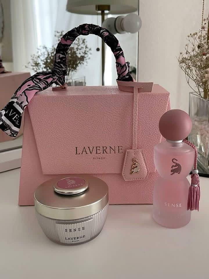 #كوزمتك_ليا_بيوتي 
بكج عطر #جورجينا الجديد #ترند الموسم🌸🩷…
عطر دار ضجة من جمال ريحته وجمال البكج 
العطر انثوي وريحته هلبا حلوة وثابته 💕
يستاهل كل ضجة الي صايرة عليه
ومن اكثر العطور الي عليها طلب🥹
متوفر العطر والقطع محدودة✨
السعر❤️‍🔥❤️‍🔥🔥🔥
للحجز ***********
العنوان:قضاء بلد/شارع العريض/مجاور حراير او بلد مول
#متابعة_فضلآ_وليس_أمرآ #العراق #مشاهير #متابعين
