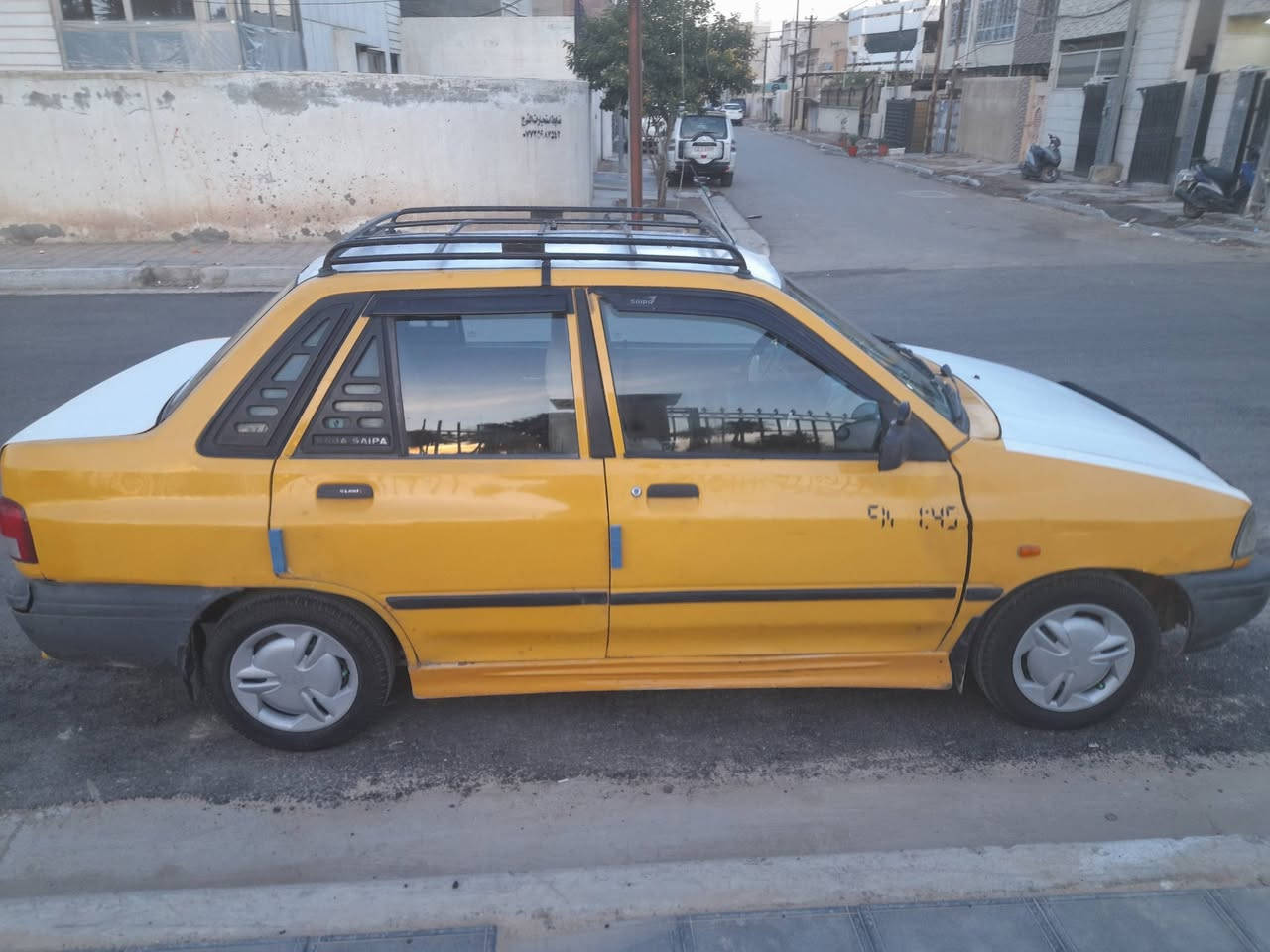 السلام عليكم سايبه موديل 2012 للبيع رقم انكليزي تحويل مباشر غرامات هيئه مصفره الهزه ما خلصانه  سنويه لغايه 28 كير مكينه خير من الله سياره حلوه مال على باب الله السعر 28 بها مجال الطيبين المكان بغداد الكاظميه رقم الهاتف اسيا*********** كورك بي واتساب***********
