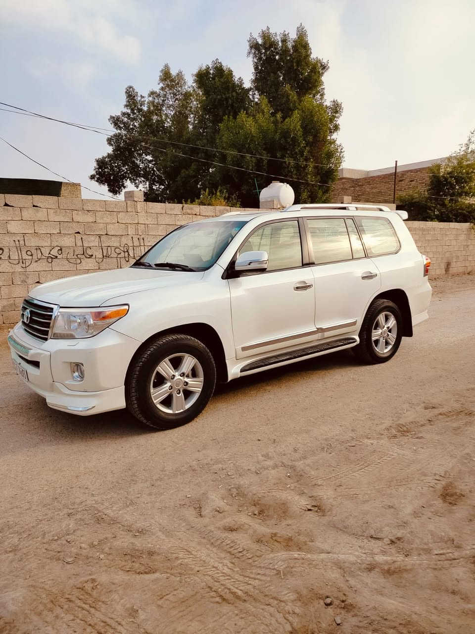 يالله السلام عليكم لاندكروز 2012 بريم اصل باب اول فول 1/1   V6 رقم بغداد الجديد باسمي هزه وفحص وسنويه كله جديد كير ومحرك ومكينه كله مكفول ممفتوحات تخم تاير جديد بيه جاملغ خلفي مال سايق صبغ فقط بدون شواصي 

الموصفات 
فتحه سقف 
محرك V6
1-كامره 
2-شاشه لكزز
3-طفايه 
4-اضويه زرق 
5- حساس دمعة  
6 -اضويه بلدوس 
7-كشنات جلد +كهرباء + ثلاث حركات 
8-ماشيه 215 الف حقيقي 
9-لايت زينون 
10-تحكمات ستيرن 
11-مري كهرباء+ شفط +قلاب عند الرجوع +اشاير بل مري 
12-حساسات امامي خلفي 
13- يدات نيكل وباغة 
14-زراك لايت 
15 - شادلهة منظومة صوت JBL فوول صوت
معروفه موصفات البريم سياره احلى من صور بعده كله عل بلاد عل شركة لامحدث بيه شي ولاملعوب بيه مكان بغداد السعر(310)وبيه مجال بسيط الاستفسار(***********)
