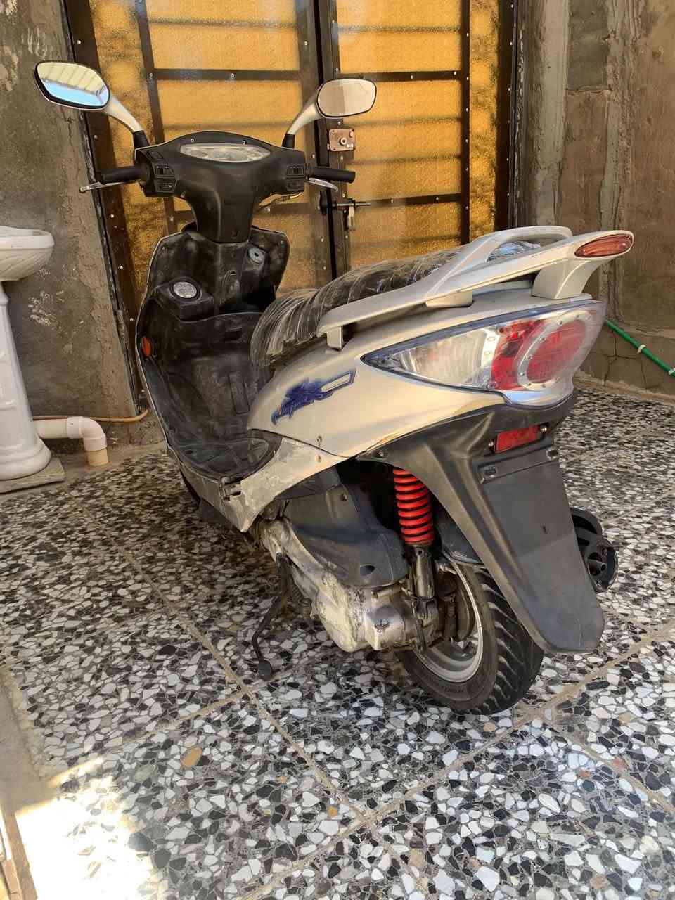 كامكو جي فور فحل
حاوية نضافه عالية الدراجة مكفولة لآخر حباية
شلعة ومشي خير من الله مكينة صوت ماكو
يعني تصعده وتروح يشهد الله حيل نضيفه
صارلة 6 اشهر طالعة من الوكيل سعره 625 وبيها مجال مكاني كوفة رقمي ***********
