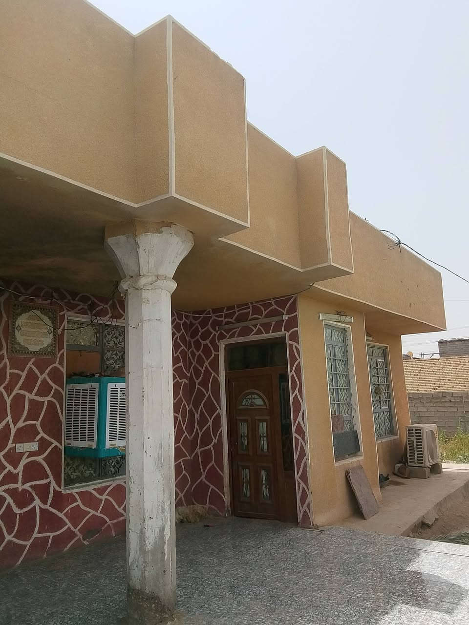 السلام عليكم بيت للبيع اومراوس حسب القناعه 300 متر العريفيه قريب الشارع العام خلف قصابه المصطفى استفسار ***********
