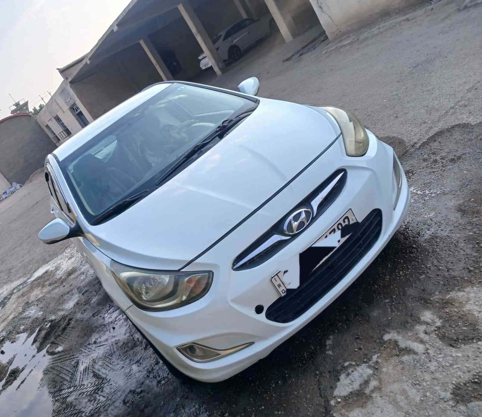 السلام عليكم ...للبيع أكسنت موديل ١٣ رقم مثنى انكليزي  هزة جديدة سنوية لل ٢٩ مداور ثاني يوم ... مصبوغة عام للجمالية بسبب شخوط ودحجات بدون ضربة .بيها مكانات معجون قليلة . مكينة ١٦٠٠ دوش ويل كب  أشاير بالمري شاشة وكامرة وحساسات خلفية حدادية وتايرات وباتري رحمة من الله ....( ملاحظة المكينة والكير والتبريد شواصي و لغود  والحوض والعيب الشرعي والاصوليات مكفولات )  السيارة جاهزة مابيها نقص السعر ٨٥  قفل قفل بدون عمله  مكاني النجف للاستفسار الاتصال على الرقم ( *********** )
