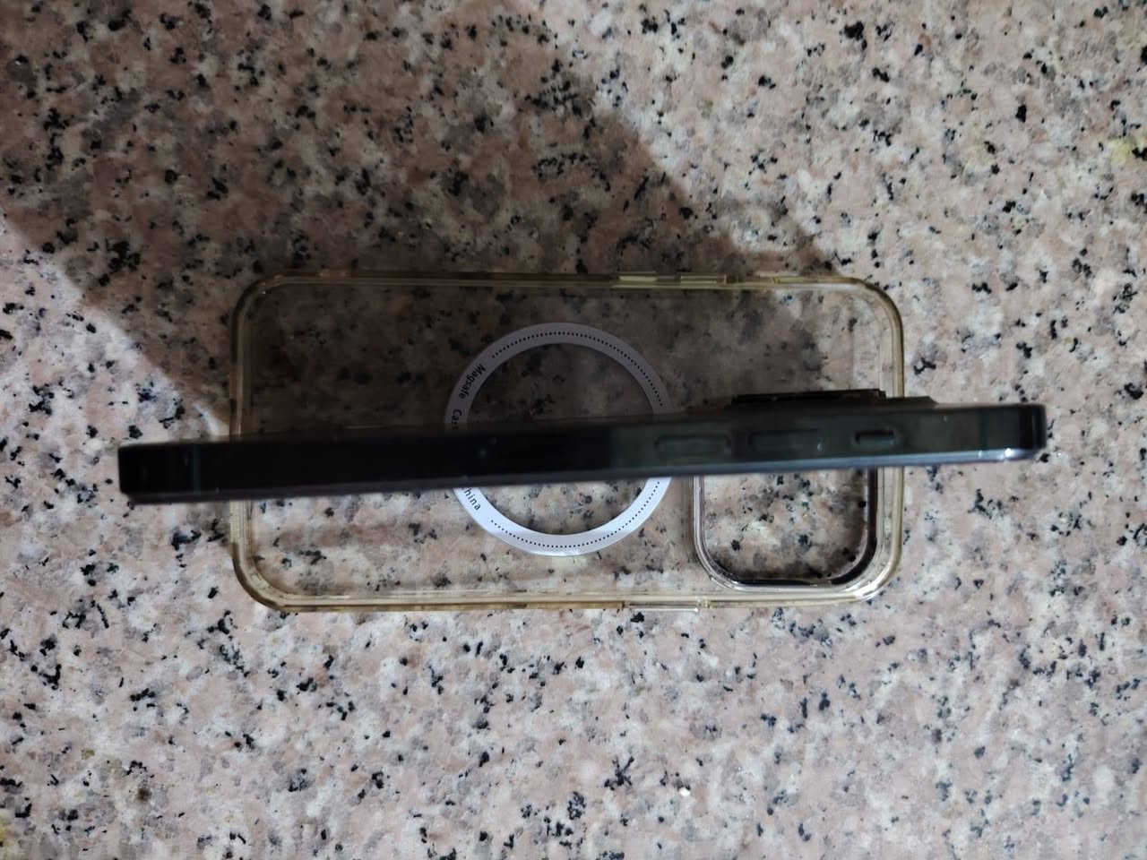 13 برو فقط الزغير .بطاريه 90 .ذاكره 256 جهاز كلش جديد مكفول من كلشي فقط شاشه مستبدله اصليه فيس ايدي شغال جهاز نضافته 90 بلميه . اعله سعر ابيعه حبايب.

***********

