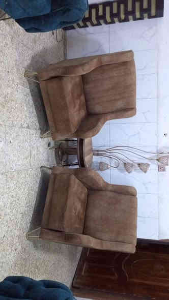 تخم 7 مقاعد نظيف 
سعره 220 وبي مجال لبياع 
يوجد توصيل بكروه ب واتساب
***********
