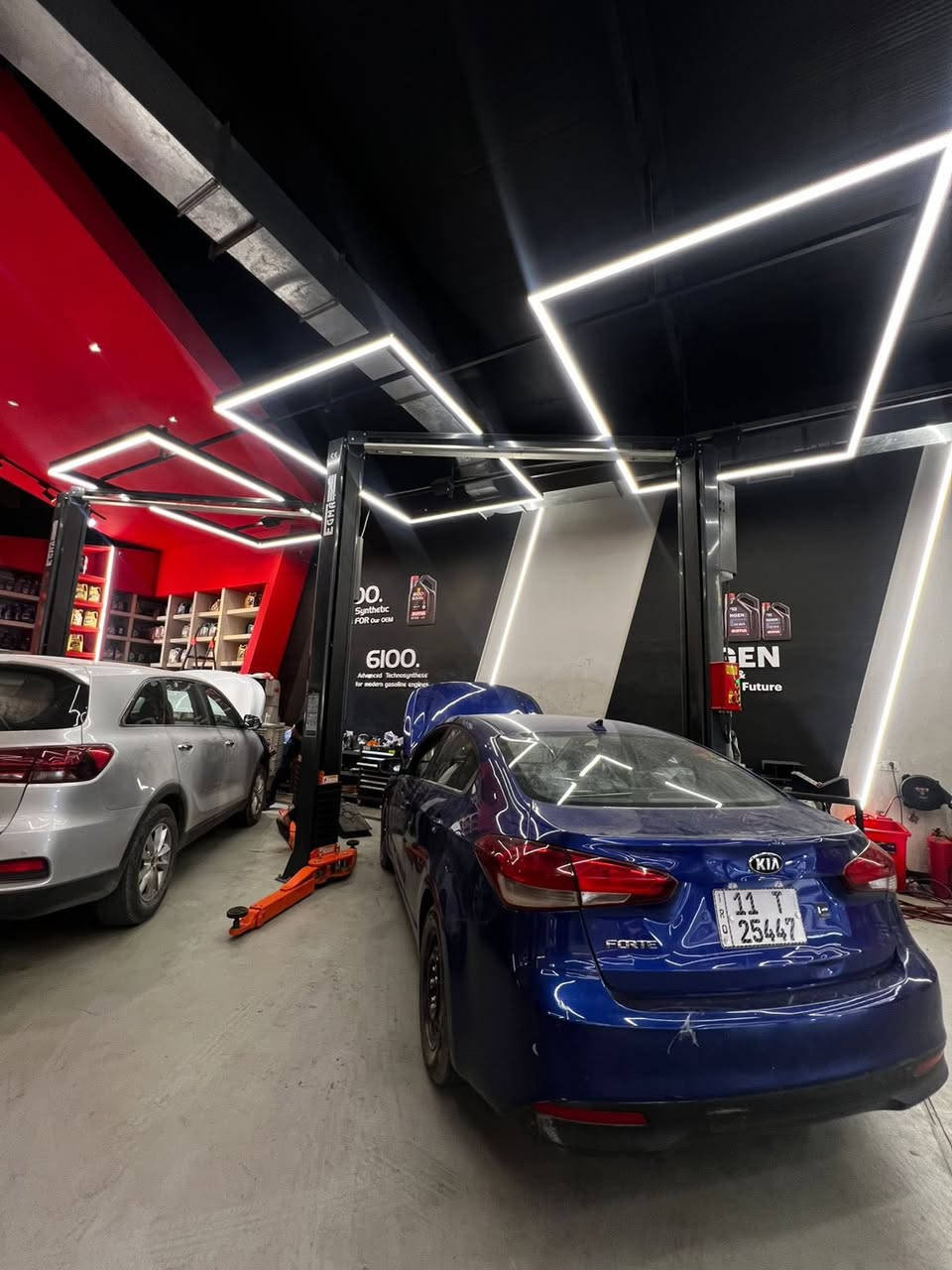 السلام عليكم كيا فورتي 2017 للبيع  مكينة دوش 2000 كير at ماشية 63 قطعتين مبدله. السيارة نضيفة ومعتنين بيها للتواصل خاص او على الرقم التالي ***********
