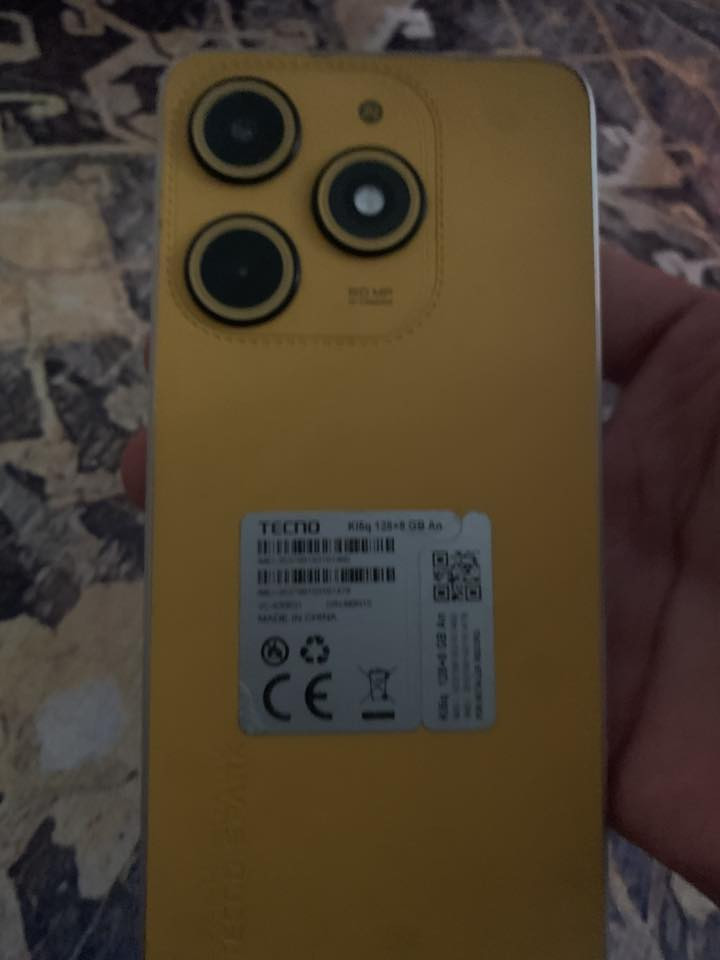 جهاز تكنو سبارك 10للبيع ذاكره 128مامفتوح ولا بي شخط ***********واتساب
