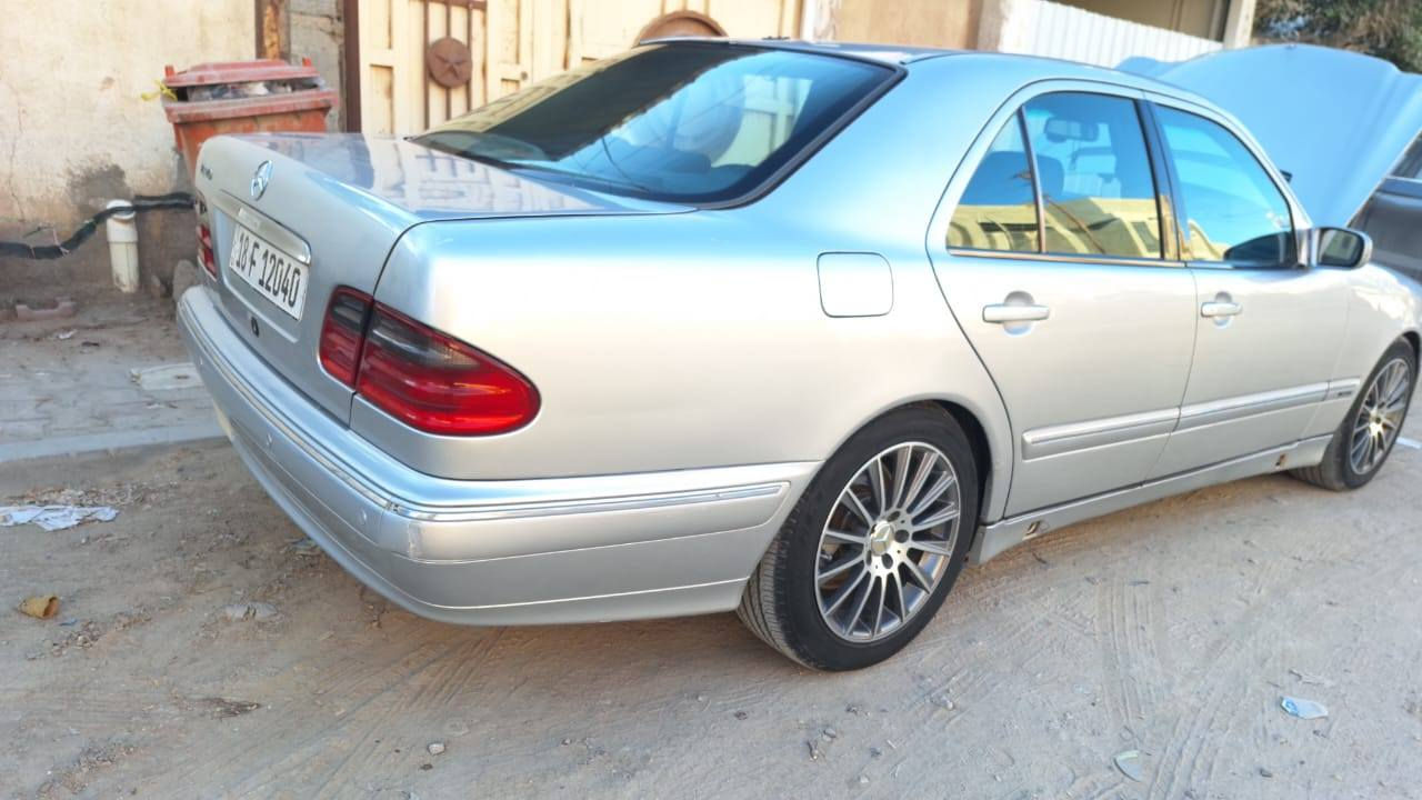 السلام عليكم للبيع والمراوس حسب القناعه
مارسدس e320 ( ام عيون ) موديل 2000 فئة افنكارد وارد يابان مصبوغة عام فول مواصفات كشنات كهرباء خزن مري كهرباء ستيرن كهرباء اشاير بالمري ومري قلاب وبرده خلفية كهرباء تجاوي خلفية قلاب زراك لايت بس ما يشتغل فتحة سقف مشط ستيرن جديد كير وحرك مكفول ماشية 265 الف رقم بابل انكليزي السيارة باسمي هزة جديدة سنوية جديدة امداور ثاني يوم سعرها 122 ورقة وبي مجال مكان السيارة كربلاء قضاء الهندية ( طويريج ) للاستفسار خاص او الاتصال عالرقم *********** كربلاء, العراق
